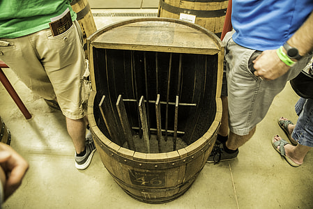 Flavor Sticks in the Barrel at Maker's Mark thumbnail