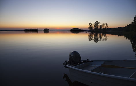 boat in sea thumbnail