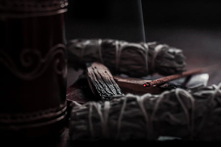 joint on ashtray thumbnail