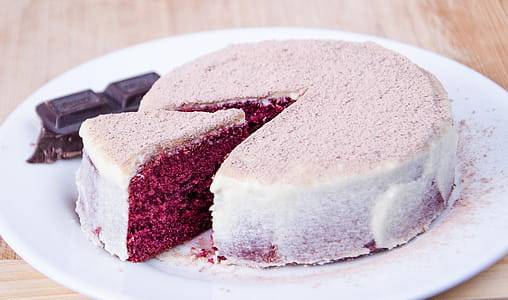 Close-up Photography of Sliced Cake thumbnail