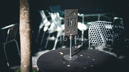 brown metal stand thumbnail