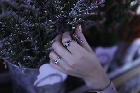 photo of human hand with rings thumbnail
