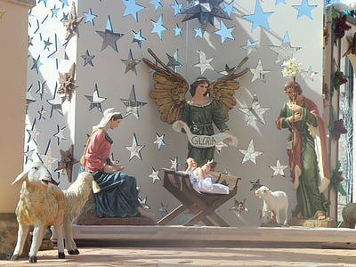 nativity figurines thumbnail