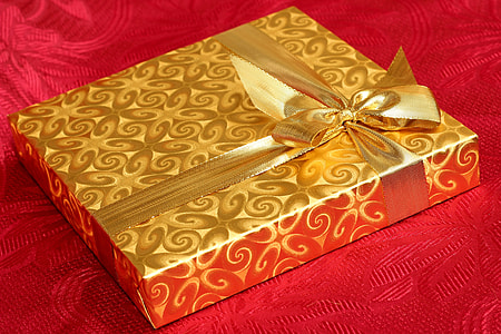 brown floral gift box thumbnail