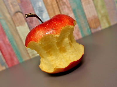 red apple thumbnail