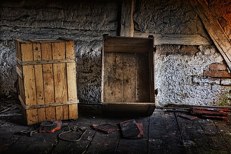 photo of brown wooden crate thumbnail