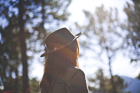 portrait photo of girl thumbnail