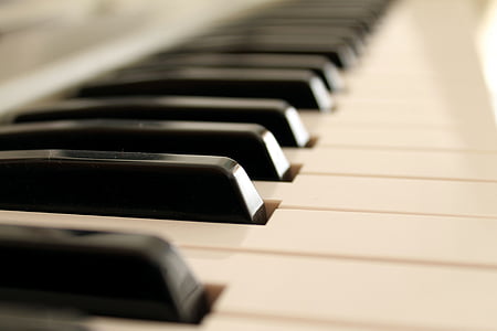 depth of field photography of keyboard thumbnail