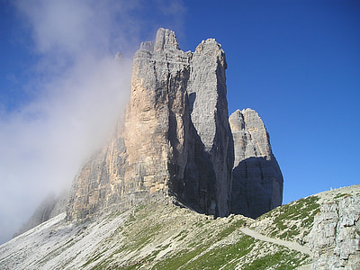 rocky mountain under clouds thumbnail