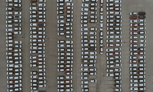 Lots of cars thumbnail