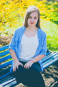 woman sitting bench thumbnail