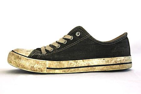 Black White Low Tops Sneakers thumbnail