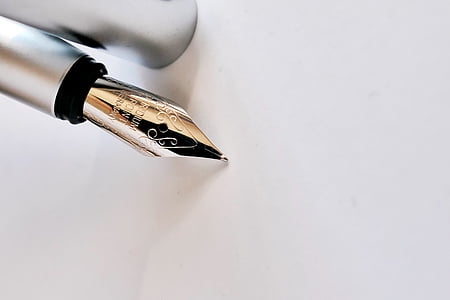 close up image of silver fountain pen thumbnail