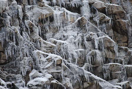 close-up photography of gray rock formation at daytime thumbnail