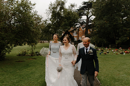 bride and groom walking on isle thumbnail