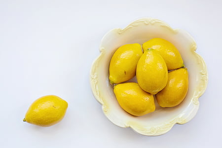 photo of six yellow lemons thumbnail