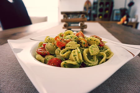 pesto pasta in plate thumbnail