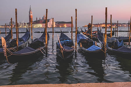 photo of six boats in standby thumbnail