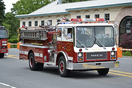red Mack firetruck thumbnail