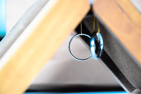 blur, hanging, ring, focus thumbnail