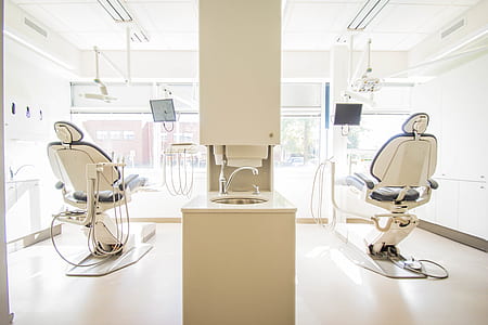 photo of dental clinic interior thumbnail