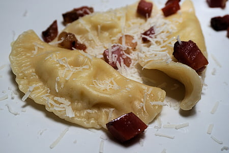 dumplings on plate thumbnail