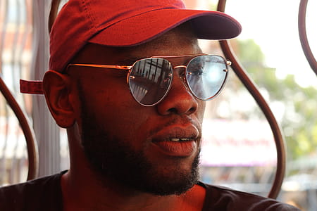 Men's Gold-framed Sunglasses thumbnail