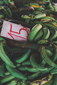 green banana fruits at daytime thumbnail