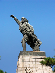 Sculpture, Memorial thumbnail