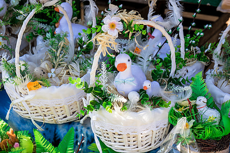 Easter Holidays, Basket thumbnail