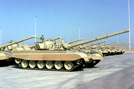 Kuwaiti Armed Forces M-84 main battle tanks during the Gulf War thumbnail