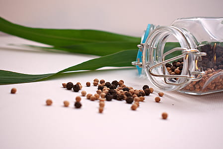 Brown And Black Peppers thumbnail