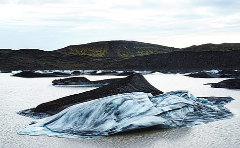 landscape photography of islands thumbnail