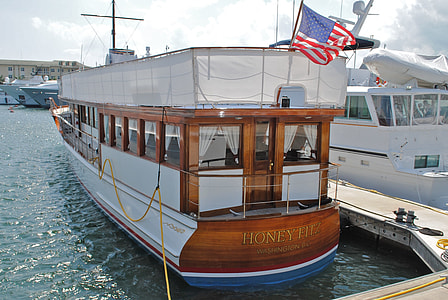 Honeyfitz Presidential Yacht, Palm Beach thumbnail