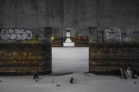 rectangular mirror lean on wall thumbnail