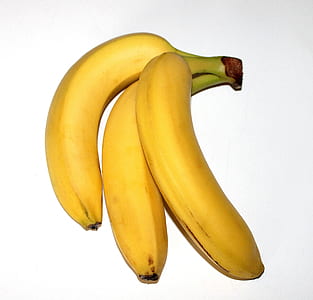three ripe bananas thumbnail