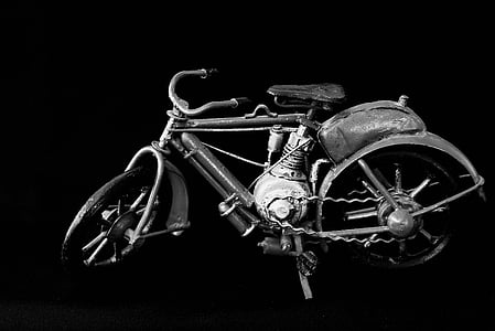 gray motorcycle illustration thumbnail