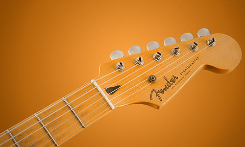 brown Fender guitar head thumbnail