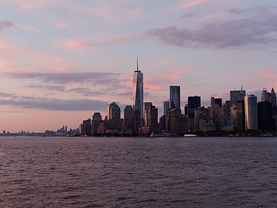 closeup photography of New York Skyline thumbnail