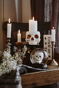 Halloween Decorations & Candles thumbnail