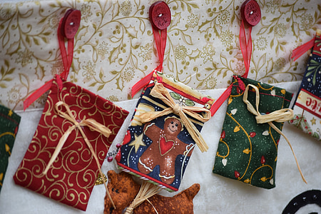 three assorted-color Christmas bags thumbnail