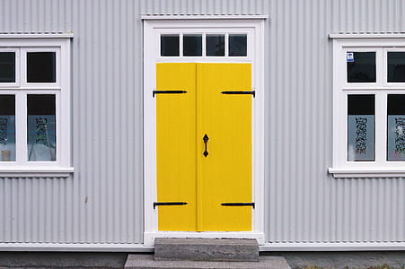 yellow door thumbnail