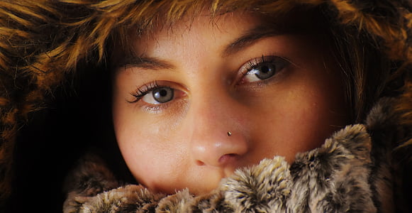 brown haired woman thumbnail