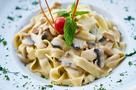 plate of pasta salad thumbnail
