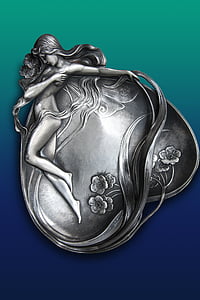 heart-shaped gray wall decor thumbnail