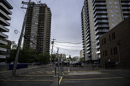 Towers and wires in Saskatoon thumbnail