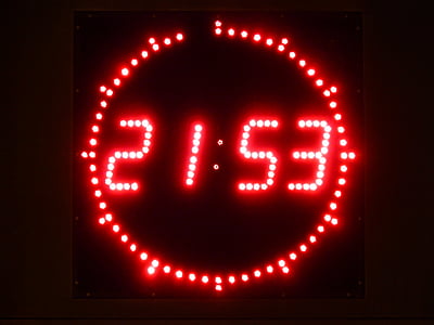 red LED alarm clock at 21:53 thumbnail
