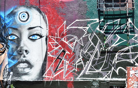 woman's face graffiti thumbnail