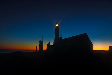 silhouette of lighthouse thumbnail