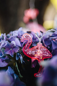 Flamingo light garland & pink flowers thumbnail